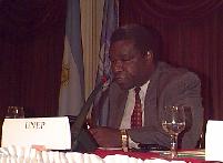  Le Directeur Exécutif Adjoint du PNUE, Reuben Olembo