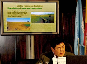 Mongolia, Mexico and the Sahara and Sahel Observatory (OSS) presented papers related to the CST's priority theme: the effects of climactic variations and human activities on land degradation.