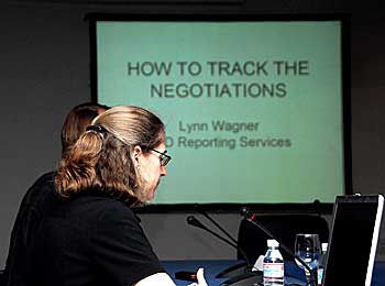 Lynn Wagner, IISD RS team leader, discusses “How to Track the Negotiations” at the COP-8 Journalist Training.