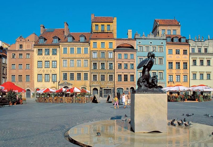 View of Warsaw Mermaid (photo courtesy of the Warsaw Marriott Hotel, venue of the meeting)
