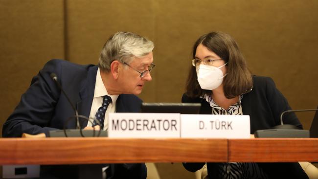 Moderator Danilo Türk, Chair of the Global High-Level Panel on Water and Peace, former President of the Republic of Slovenia, and Sonja Köppel, Secretary of the Water Convention 