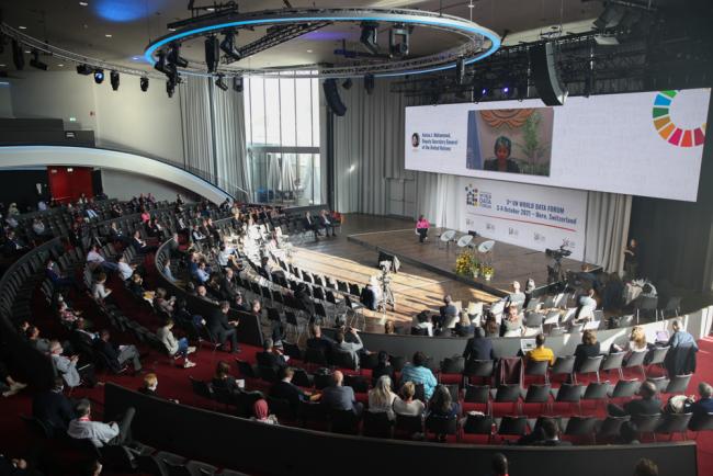 Participants gather for the closing plenary