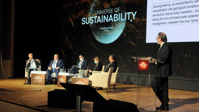 The dais during the session on Climate Change – From Threats to Opportunities, From Burden to Creation of Added Value