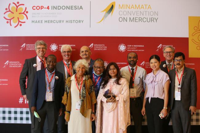 Family photo of the World Alliance for Mercury-Free Dentistry delegates