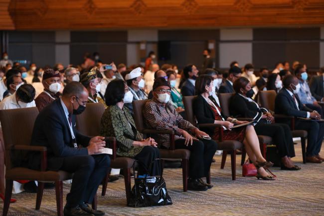 Participants, including Muhadjir Effendy, Coordinating Minister of the Ministry for Human Development and Culture, Government of the Republic of Indonesia, gather for the 5th World Reconstruction Conference