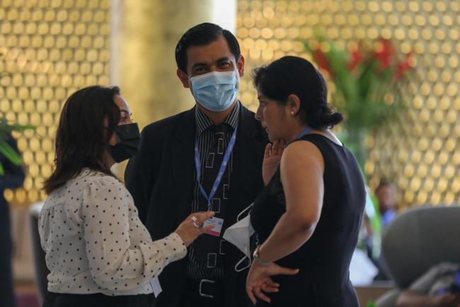 Miriam Medel García, UNCCD Secretariat, Francisco Jose Avila, COW Chair, and Valeria Cruz Blancas, Mexico