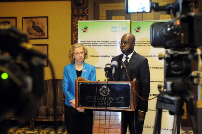 Inger Andersen, Executive Director, UNEP, and Abdou Karim Sall, Minister for the Environment and Sustainable Development, Senegal