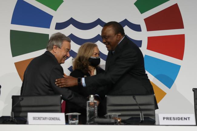 António Guterres, UN Secretary-General, congratulates Uhuru Kenyatta, President of Kenya