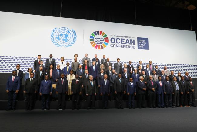 Family photo of high-level dignitaries attending the Oceans Conference