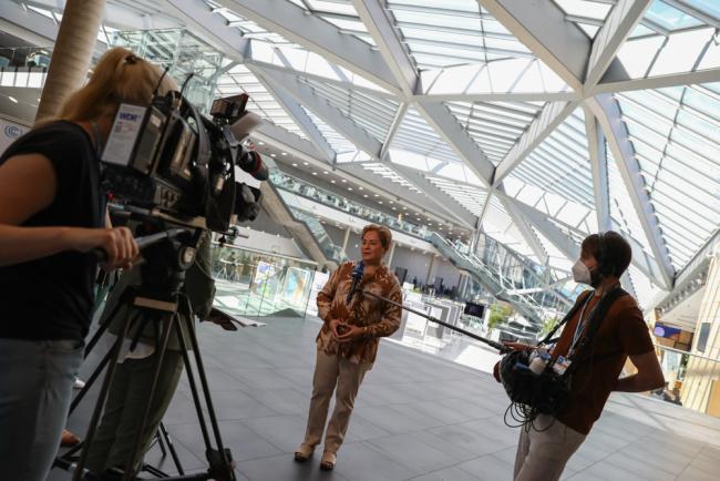 Patricia Espinosa, Executive Secretary, UNFCCC, conducts an interview with the press