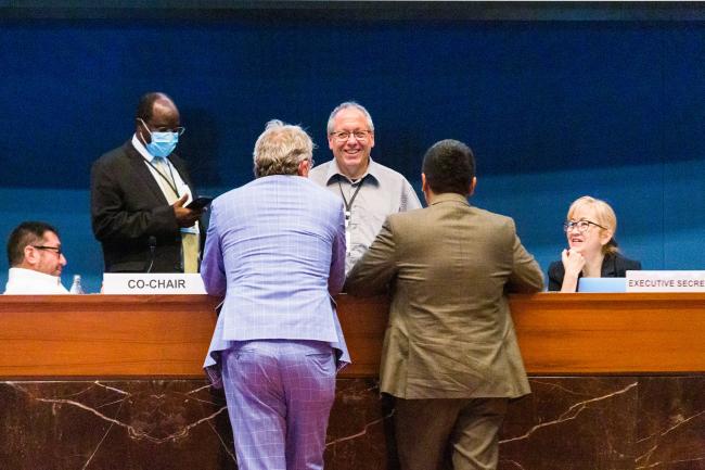 Podium laugh - OEWG-44/ExMOP-5 - 14Jul2022 - photo