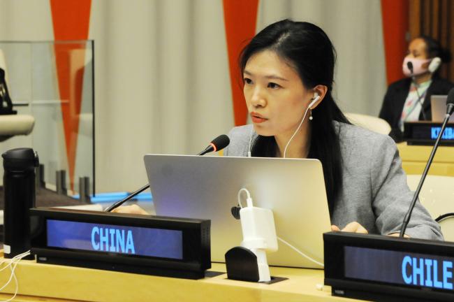 Yingni Huang, China