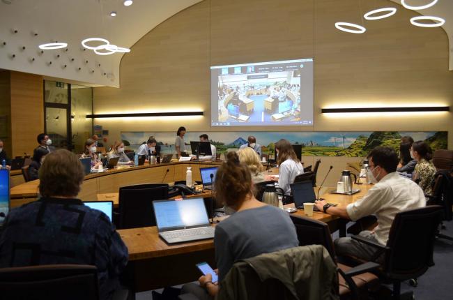 A view of the afternoon contact group on “medium chain chlorinated paraffins” - POPRC-18 - 29Sep2022 - Photo