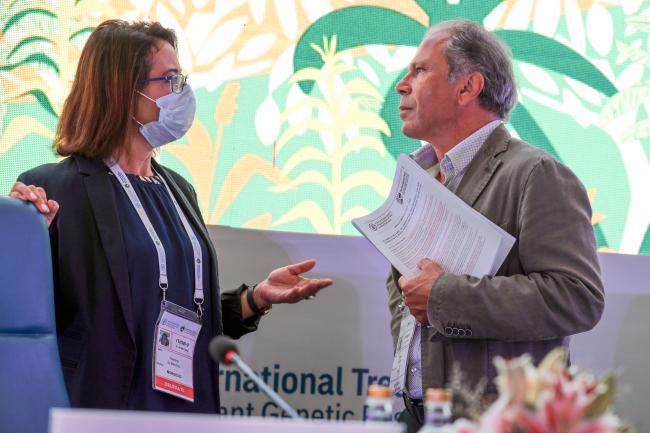 Yasmina El Bahloul, Chairperson, ITPGRFA GB 9, with Mario Marino, ITPGRFA Secretariat