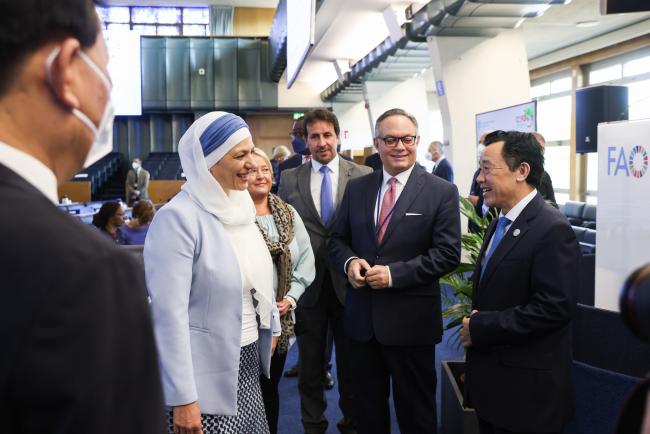 Qu Dongyu and HRH Princess Basma bint Ali_ COFO26_3Oct2022_photo--.jpg