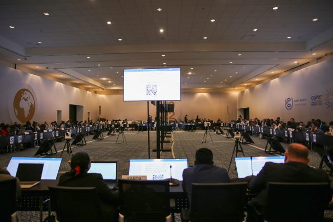 Viw of the room during an informal consultation on Annex I Reporting