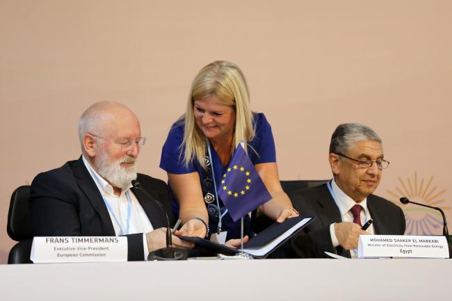 Frans Timmermans, Executive Vice-President, European Commission, and Mohamed Shaker El-Markabi, Minister of Electricity and Renewable Energy, Egypt, sign a Memorandum of Understanding on a strategic partnership on renewable hydrogen between the EU and Egypt