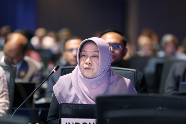 Laksmi Dhewanthi, Indonesia