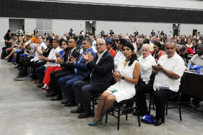 Participants applaud
