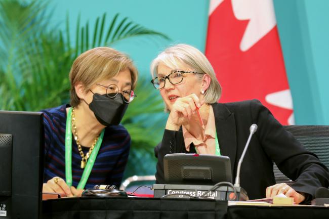 Jihyun Lee, CBD Secretariat, and WG I Chair Rosemary Paterson, New Zealand