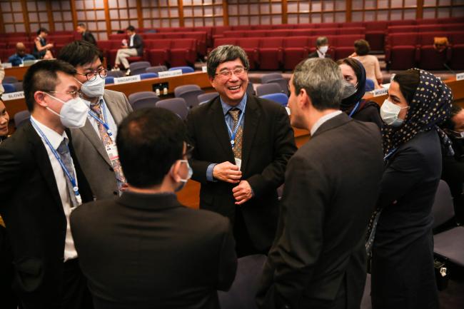 Delegates share a joke during the break_OEWG1.2_30jan2023_photo.jpg