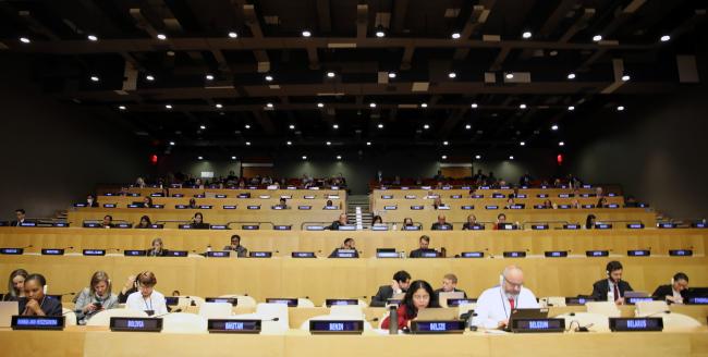 View of the room during informal negotiations on cross-cutting issues and institutional arrangements