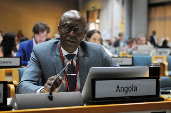 Virgílio Santos, Angola