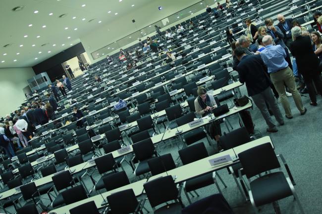 A view of the room during the informal huddles 