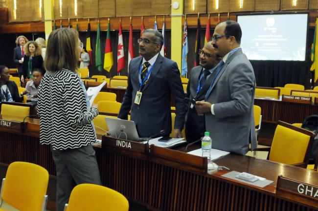 Jessica Battle, WWF International, in consultations with the delegation from India