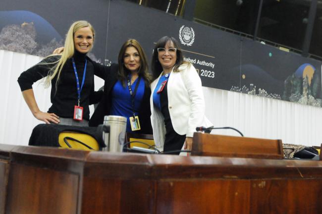 Lea Kolmos Weis and Mariana Durney, ISA Secretariat, with Gina Guillén Grillo, Costa Rica