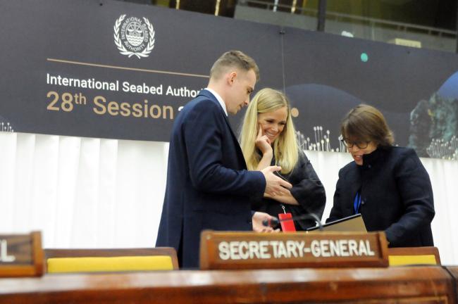 Bartosz Jasiński, Poland, with Lea Kolmos Weis and Gwénaëlle Le Gurun, ISA Secretariat