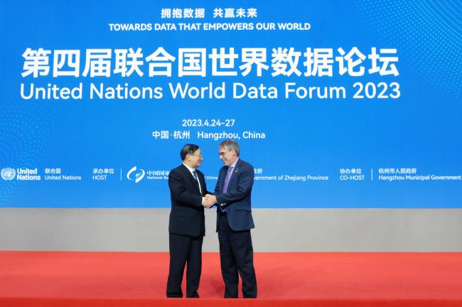 Mao Shengyong, NBS-China, and Stefan Schweinfest, Director, UNSD