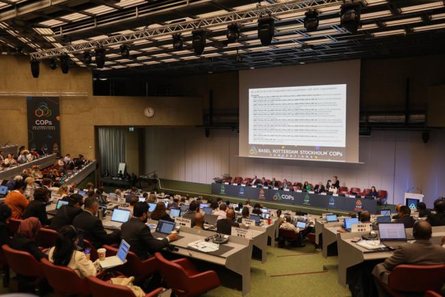 Delegates gather for morning plenary