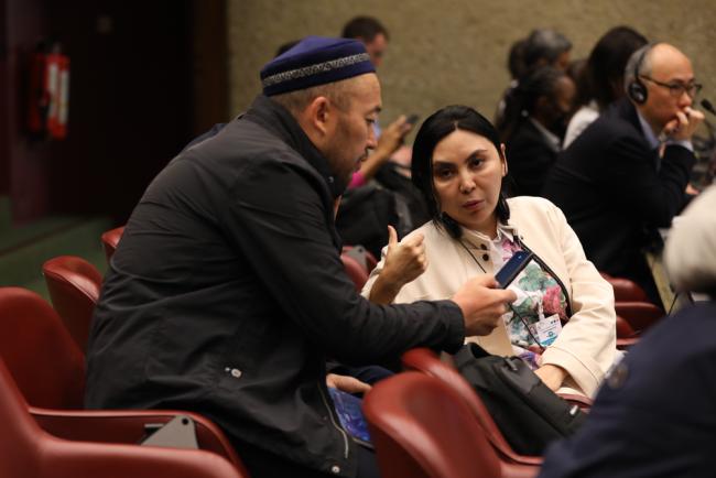 Delegates from Kazakhstan consult