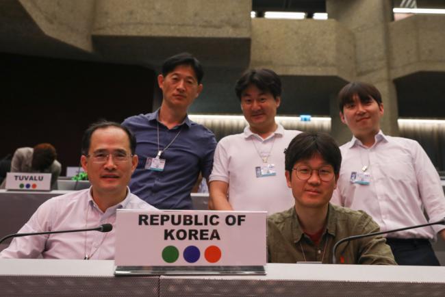 Delegates from the Republic of Korea
