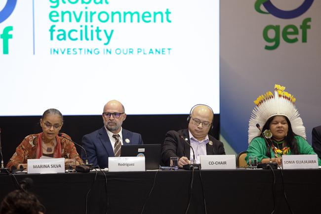Marina Silva, Minister of the Environment and Climate Change; Carlos Manuel Rodríguez, GEF CEO and Chairperson; Co-Chair Tom Bui, Canada; and Sonia Guajajara, Minister of the Indigenous Peoples, Brazil