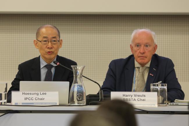 Hoesung Lee, IPCC Chair, and Harry Vreuls, SBSTA Chair