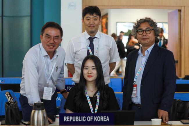 Delegates from the Republic of Korea