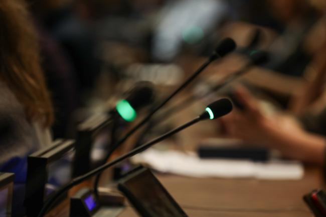 Microphones go green as dozens of delegations ask to take the floor