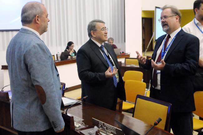 Pablo Andrés Vidal, ISA Secretariat; José Antonio Cabedo, Chile; and James Lauer, Canada