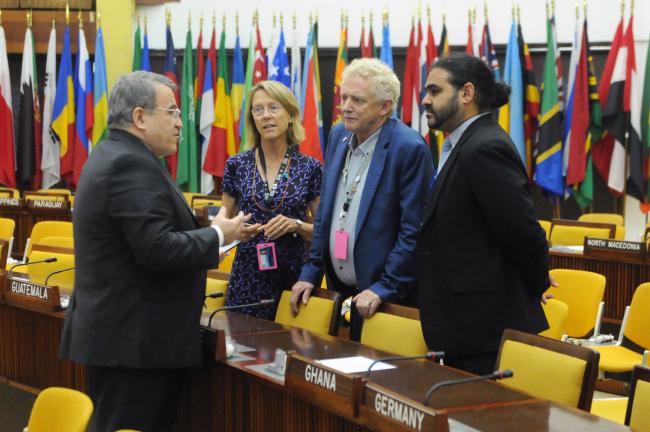 (L-R) José Antonio Cabedo, Chile; Jessica Battle, WWF International; Duncan Currie, Deep Sea Conservation Coalition (DSCC); and Pradeep Singh, Clément Chazot, International Union for Conservation of Nature (IUCN)