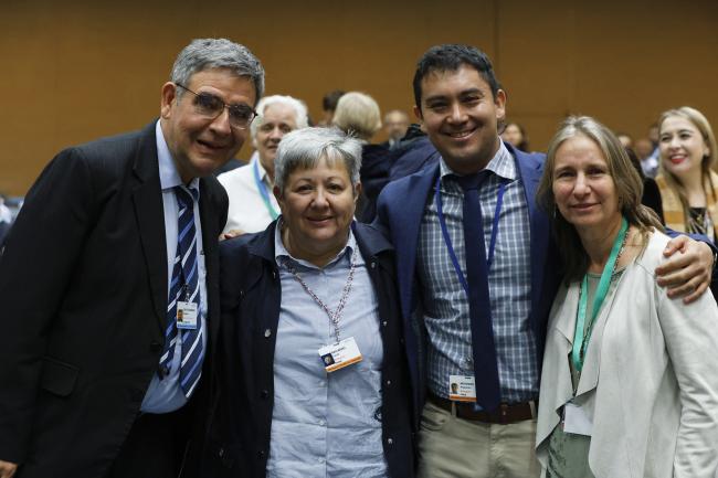 L-R Newly-elected WGIII Vice-Chair Eduardo Calvo Buendía, Peru, newly-elected WGII Vice-Chair Laura Gallardo, Chile, with delegates from Chile: Alejandro Montero and Maritza Jadrijevic - IPCC59 - 28Jul2023 - Photo