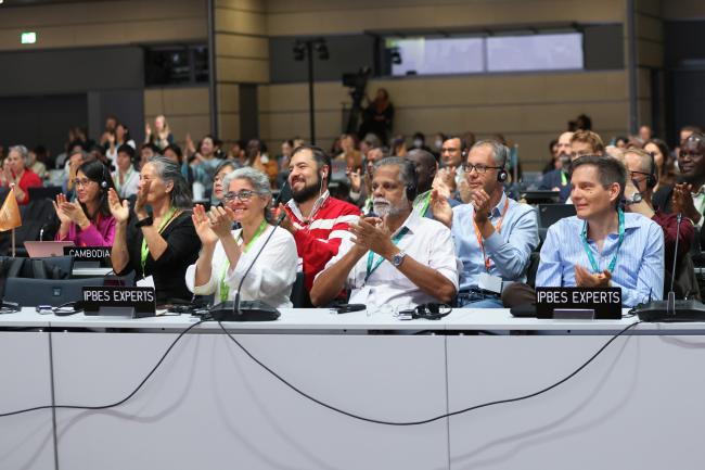 Authors applauding for the approval of the SPM