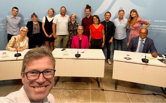 Family photo of the 2nd Berlin Forum team