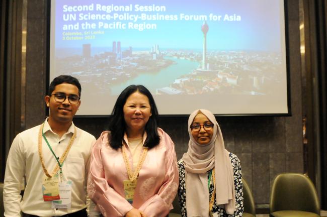 Empowering Tomorrow's Leaders: A dynamic dialogue with Dechen Schering, UNEP Regional Director for Asia Pacific, and 16 year old young climate advocate Zainab Munawwar and Director at GYCC, Hamdhan Munawwar at the ASIA Pacific Science Policy Business Forum.  #YouthForClimate #SPBF2023.