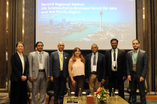 Group photo at the end of the session