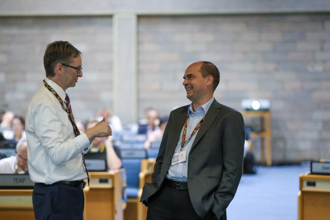 John Thompson, US, with Tom van Ierland, EU