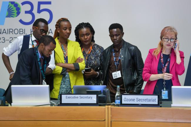 Megumi Seki, Executive Secretary, Ozone Secretariat (right), with members of the Children and Youth Major Group