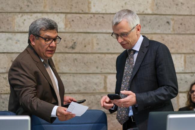 SBSTTA Chair Hesiquio Benítez Díaz, Mexico, with David Cooper, Acting Executive Secretary, CBD