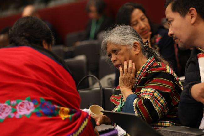 Delegates speak informally